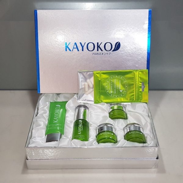 Bộ mỹ phẩm Kayoko xanh giá bao nhiêu | Review chất lượng